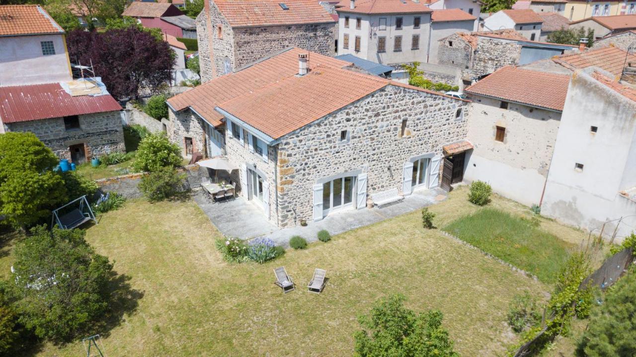Les Pieds Dans L Herbe Meilhaud Exteriér fotografie
